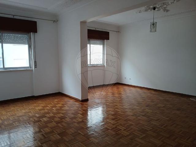 Apartamento alugar em Villa Park, Amadora
