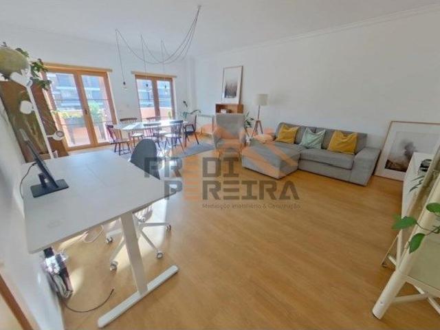 Apartamento alugar em Bairro dos CTT, Odivelas