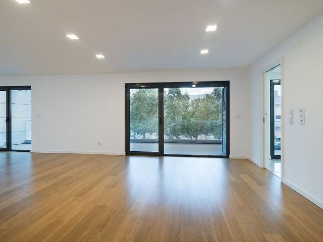 Apartamento alugar em Núcleo Urbano Histórico do Porto Salvo, Oeiras