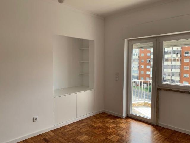 Apartamento alugar em Santa Clara, Lisboa