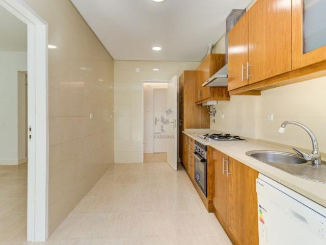 Apartamento alugar em Núcleo Urbano Histórico de Oeiras, Oeiras