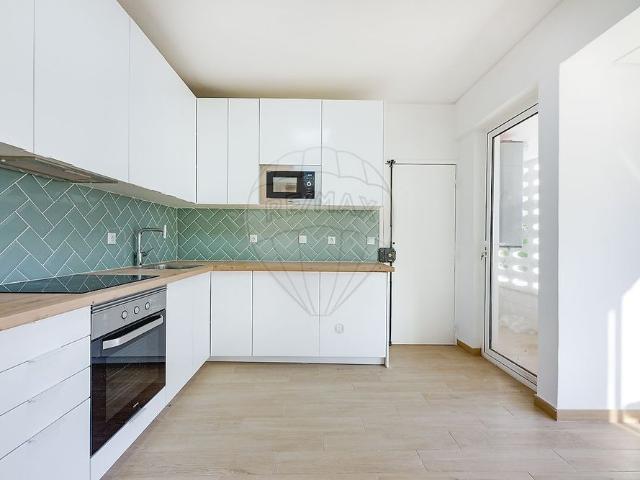 Apartamento alugar em Santiago Dos Velhos, Lisboa