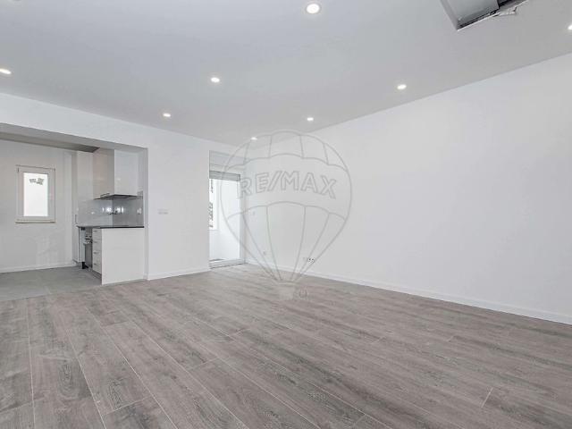 Apartamento alugar em A-dos-Loucos, Calhandriz