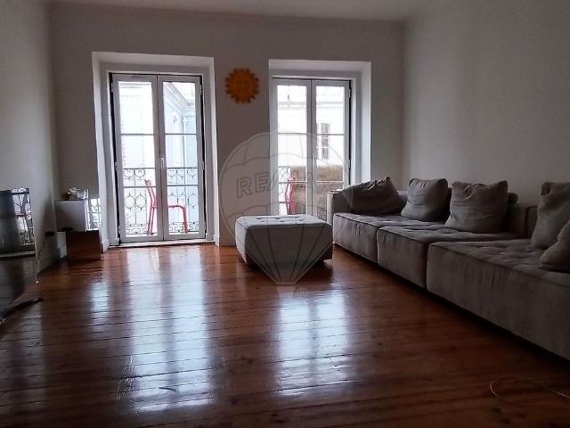 Apartamento alugar em Estrela, Lisboa