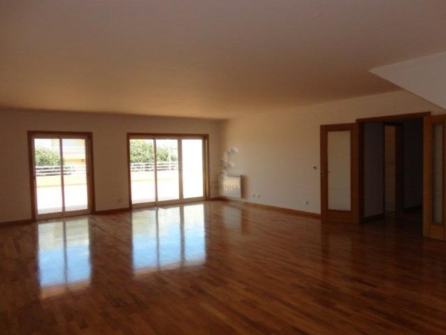 Apartamento alugar em Núcleo Urbano Histórico de Oeiras, Oeiras