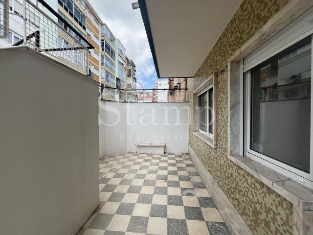 Apartamento alugar em Santiago Dos Velhos, Lisboa