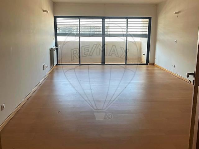 Apartamento alugar em Núcleo Urbano Histórico de Oeiras, Oeiras