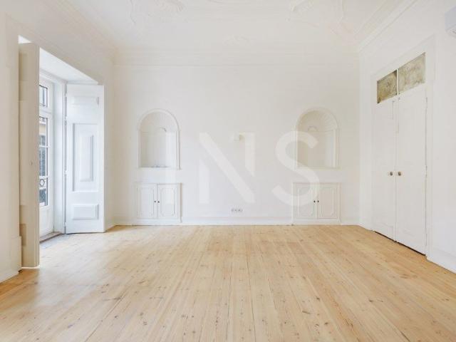 Apartamento alugar em Estrela, Lisboa