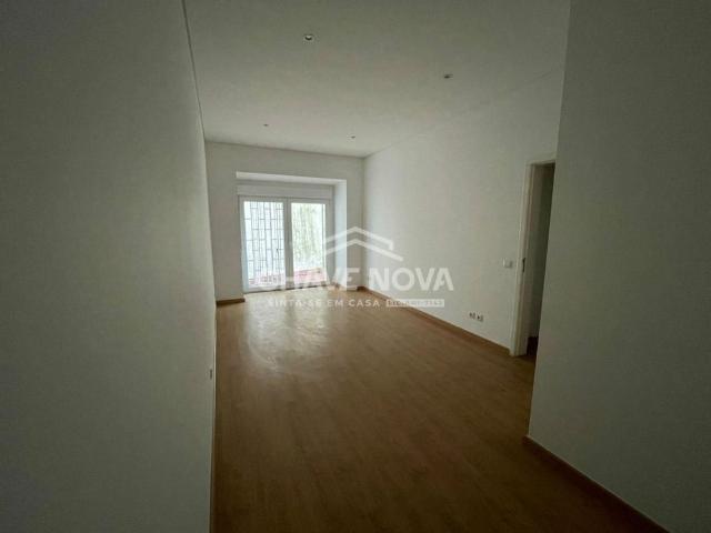Apartamento alugar em Ponte de Frielas, Santiago Dos Velhos