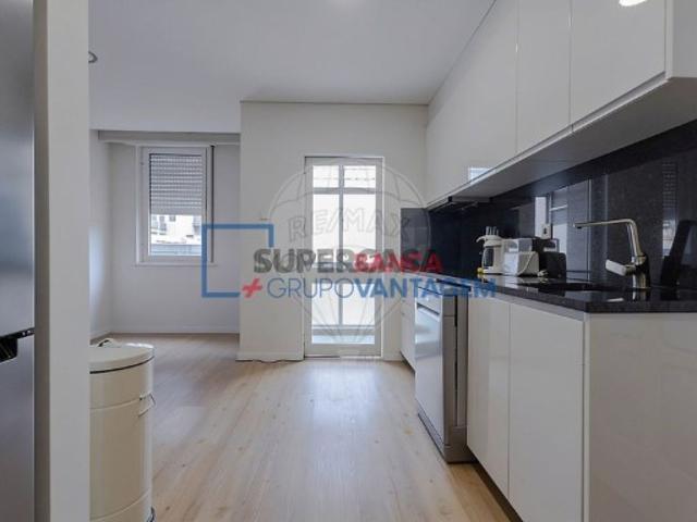 Casa venda em Porto, Lordelo Do Ouro