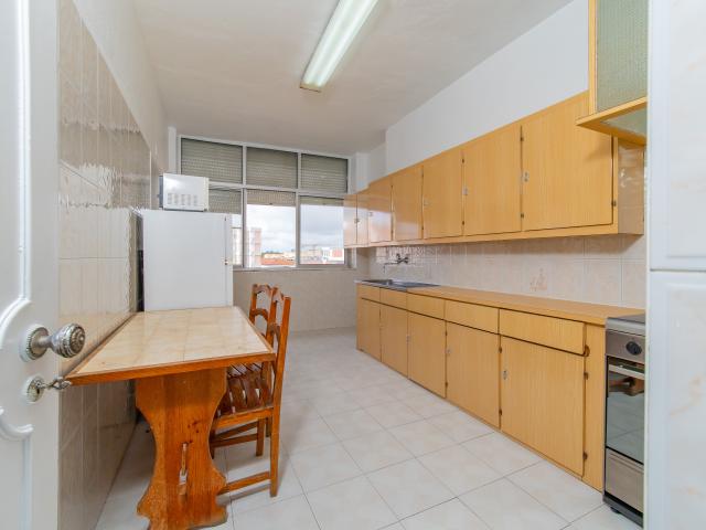 Apartamento alugar em Bairro das Amendoeiras, Lisboa