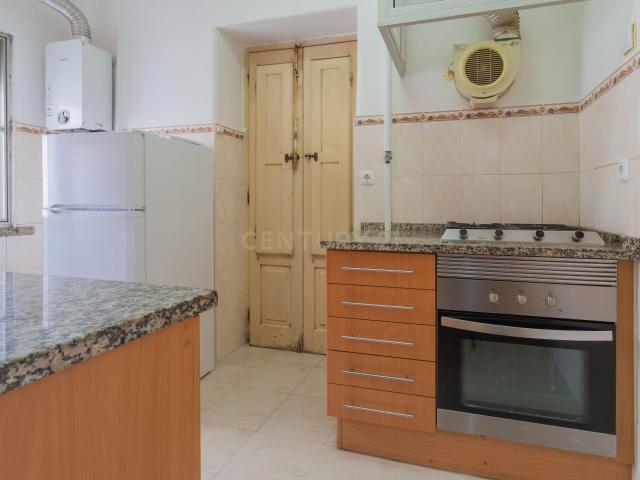 Apartamento venda em Santiago Dos Velhos, Lisboa