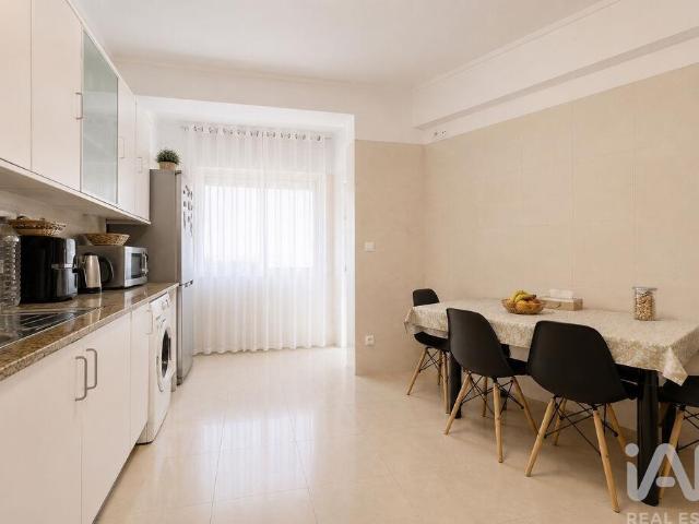 Apartamento venda em Barruncho, Odivelas