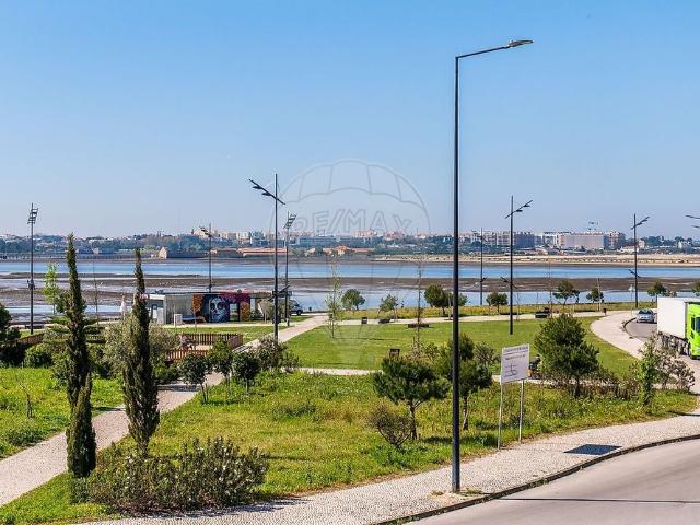 Apartamento alugar em Bairro Ferroviário, Barreiro