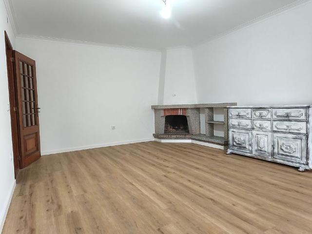 Apartamento alugar em Bairro 1° de Maio, Viseu