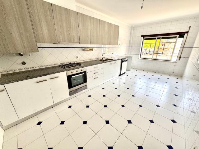 Apartamento alugar em Marinheiros, Leiria