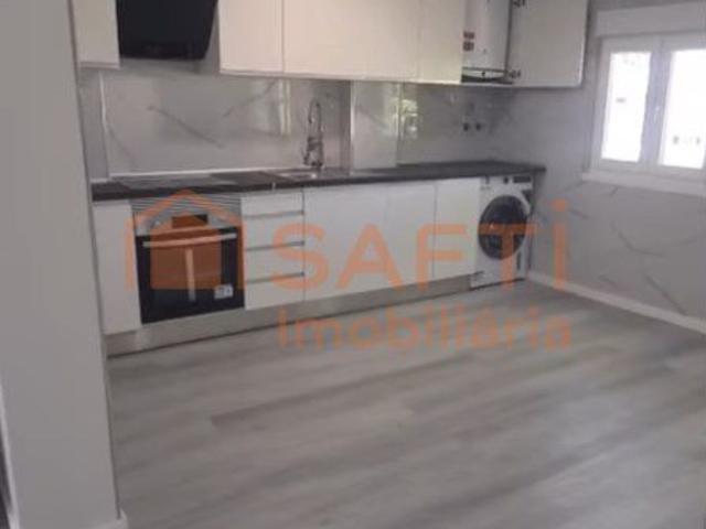 Apartamento venda em Almada, Setúbal