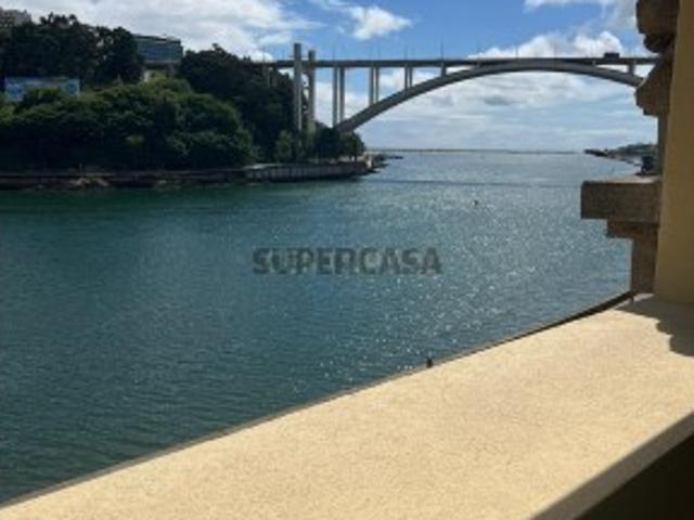 Casa venda em Porto, Lordelo Do Ouro