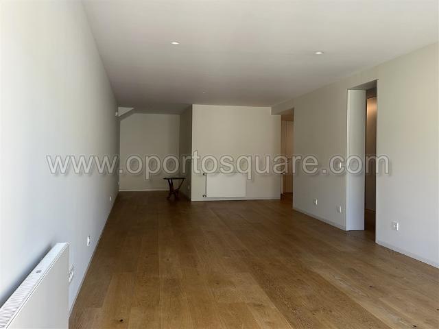 Apartamento alugar em Porto, Aldoar