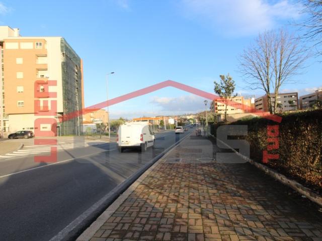 Apartamento alugar em Bairro do Fundo de Fomento à Habitação, Mirandela