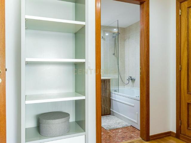 Apartamento alugar em Nova Carnaxide, Oeiras