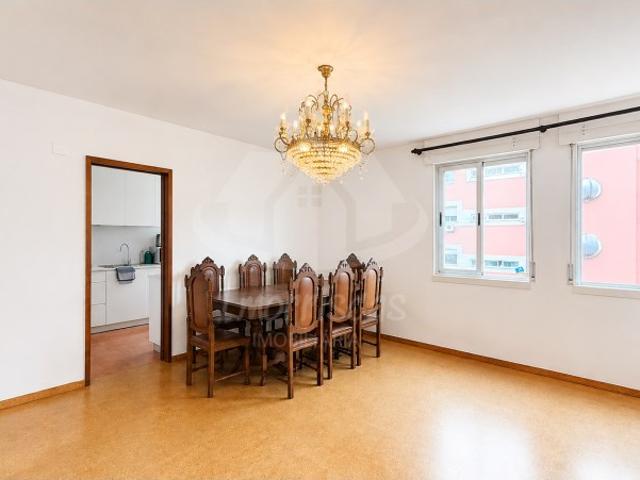 Apartamento alugar em Poço do Bispo, Lisboa