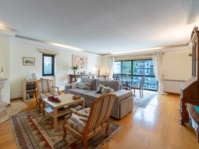 Apartamento alugar em Santo António do Estoril, Cascais