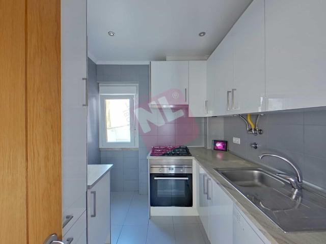 Apartamento alugar em Santiago Dos Velhos, Lisboa