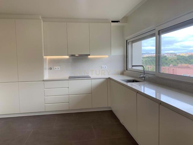 Apartamento venda em Santa Clara, Lisboa