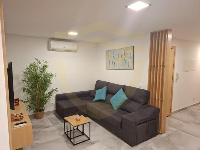 Apartamento venda em Quarteira, Loulé