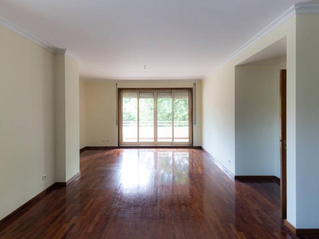 Apartamento alugar em Porto, Lordelo Do Ouro