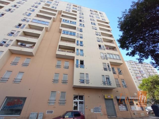 Apartamento venda em Carregado