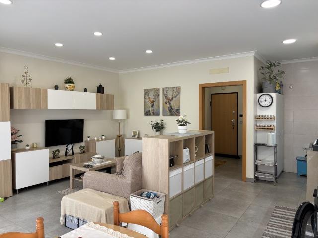 Apartamento venda em Santiago Dos Velhos, Lisboa