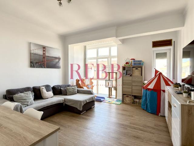 Apartamento venda em Alembrança, Almada