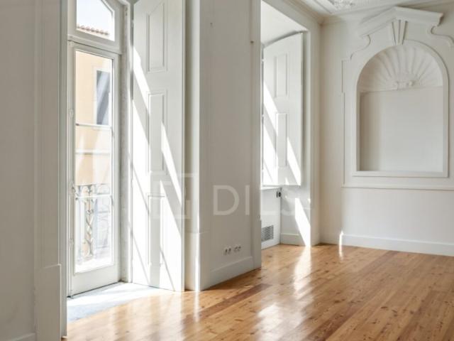 Apartamento venda em Estrela, Lisboa