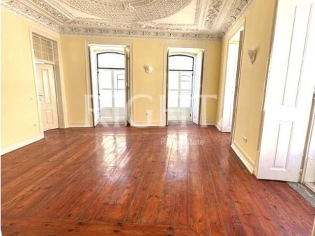 Apartamento alugar em Santo António, Lisboa
