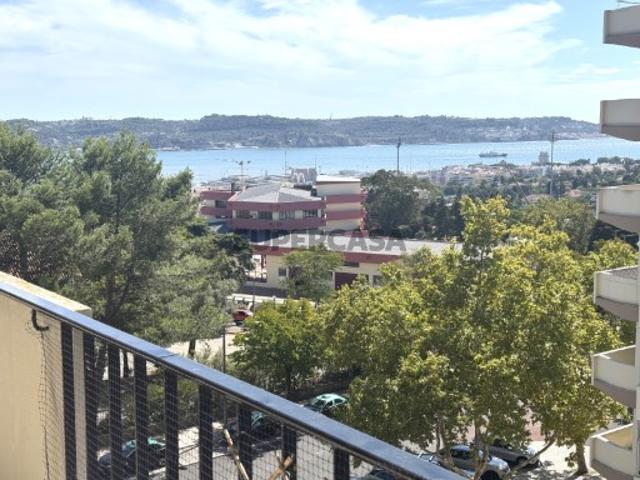 Casa venda em São Francisco Xavier, Lisboa