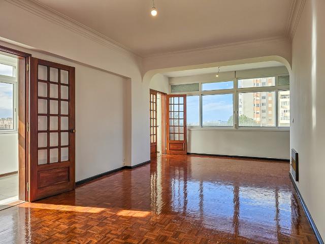 Apartamento alugar em São Francisco Xavier, Lisboa