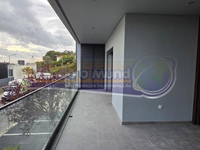 Apartamento venda em Sobralinho, Lisboa