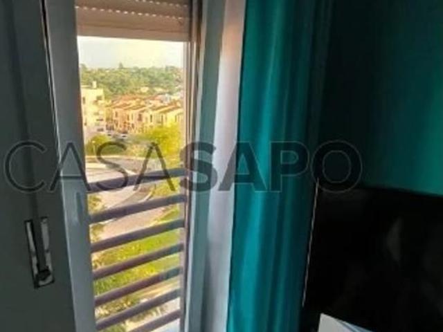 Apartamento alugar em Área Residencial de Capuchos, Funchalinho, Casas Velhas, Pilotos, Vila Nova de Caparica, Casalinho, Almada