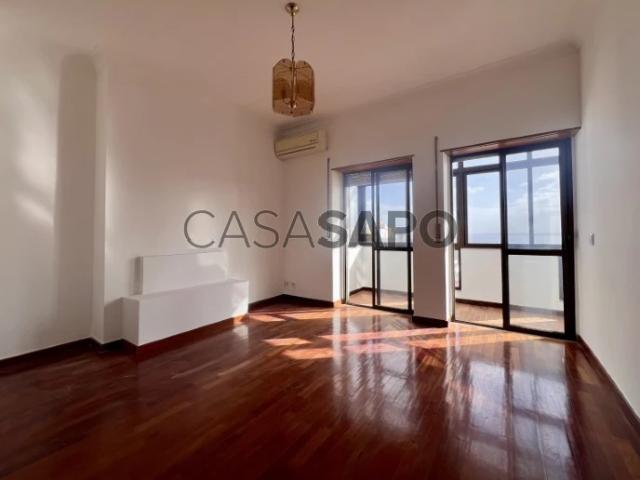 Apartamento alugar em Almada, Setúbal