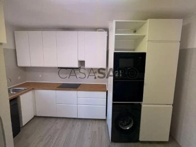 Apartamento alugar em Bairro dos Porfírios, Almada