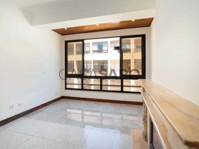 Apartamento alugar em Bairro do Rosário, Cascais