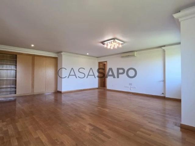 Apartamento alugar em Quinta das Laranjeiras, Lisboa