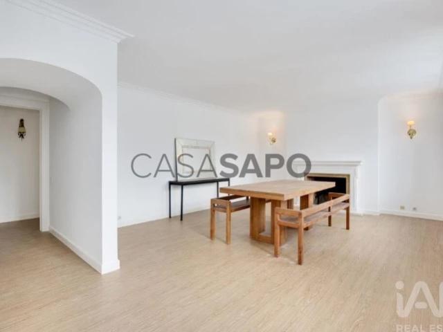 Apartamento alugar em Estrela, Lisboa