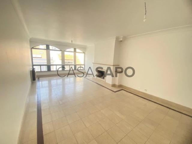 Apartamento alugar em Estrela, Lisboa