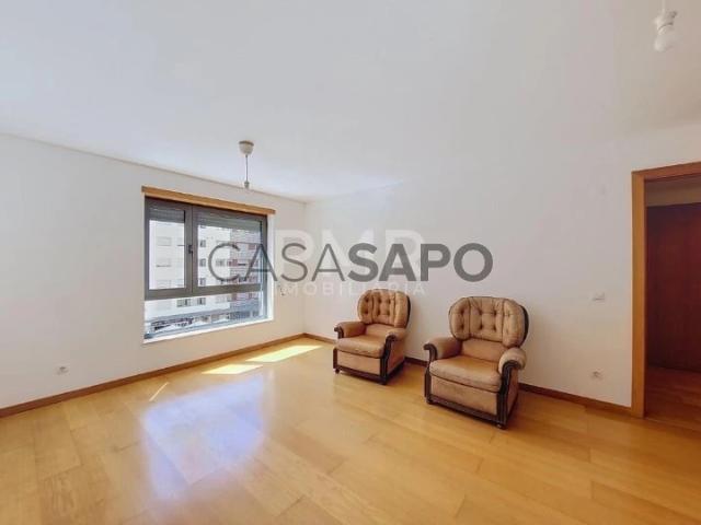 Apartamento alugar em Poço do Bispo, Lisboa