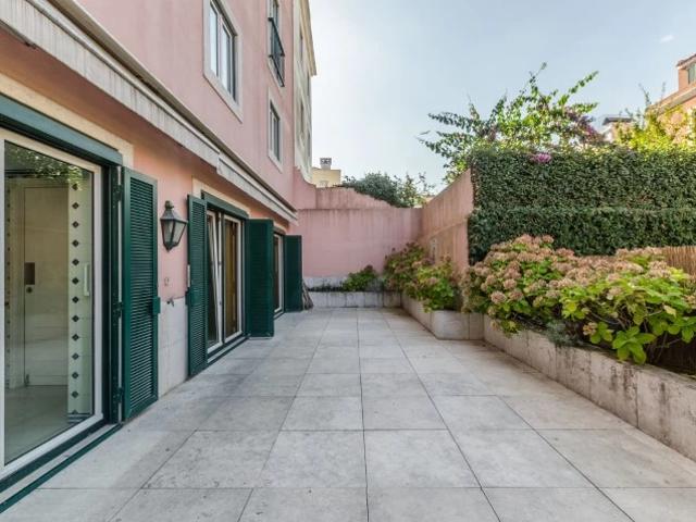 Apartamento alugar em Estrela, Lisboa
