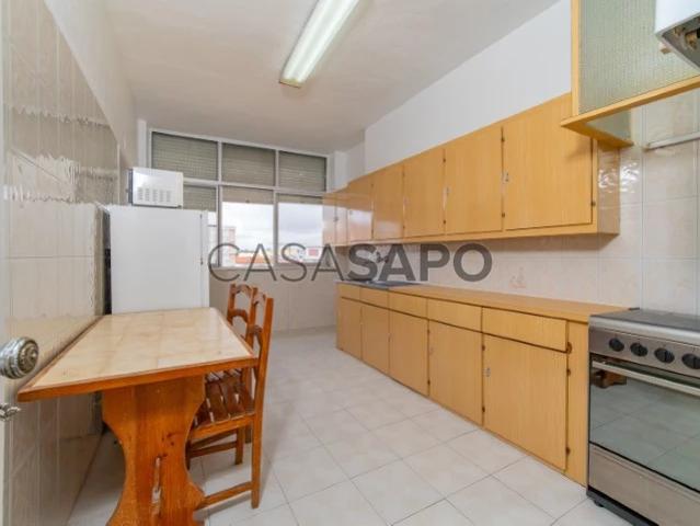 Apartamento alugar em Bairro das Amendoeiras, Lisboa