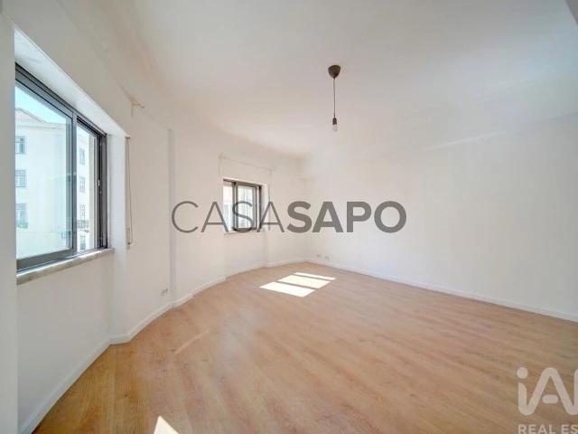 Apartamento alugar em Estrela, Lisboa